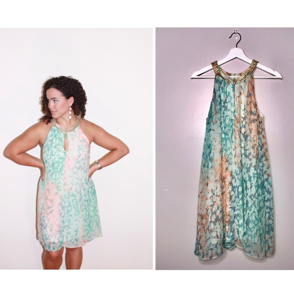 Vince Camuto Dresses & Skirts - Vince Camuto Halter Gold neck W/Aqua print
